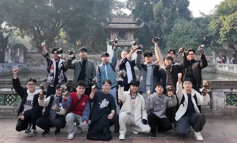 Nhóm bạn "xây Việt Nam trong Minecraft" vô địch thế giới: Ngày ngủ 3 tiếng và cuộc “cân não” thu nhỏ thế giới thực