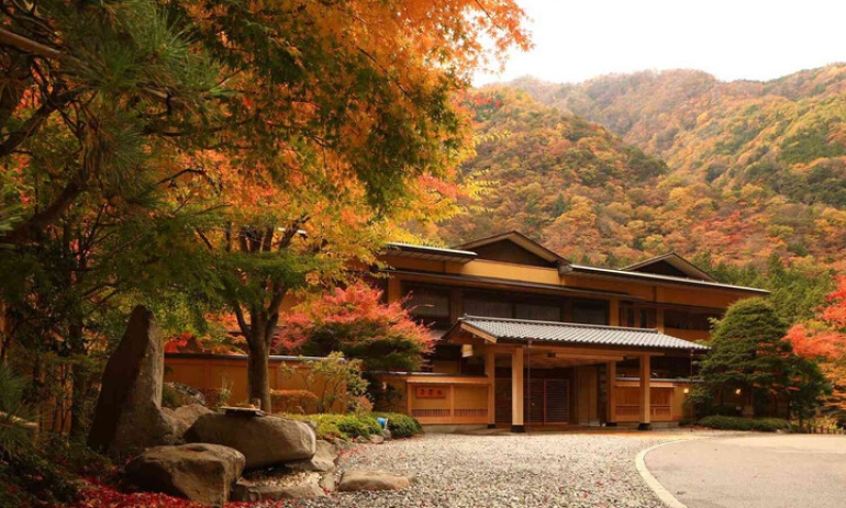 Vẻ đẹp cuốn hút của khách sạn hơn 1.300 tuổi ở Nhật Bản